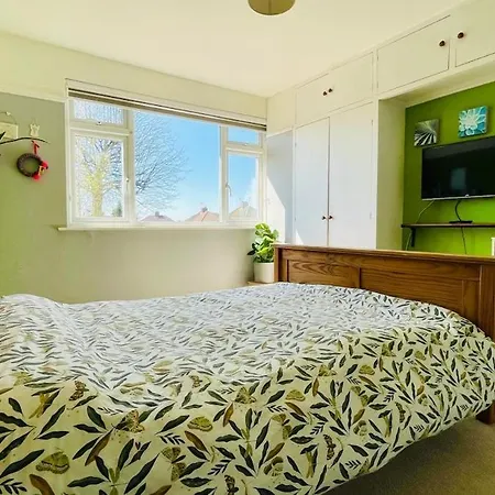 Holiday home Spacious & Bright 3bedroom Home-sleeps7-parking Bristol