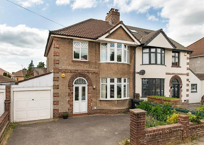 Spacious & Bright 3bedroom Home-sleeps7-parking Bristol