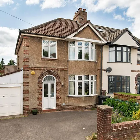 Spacious & Bright 3bedroom Home-sleeps7-parking Bristol