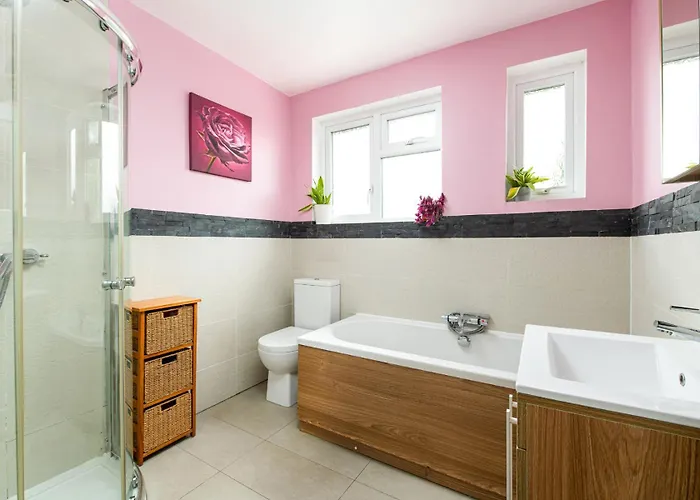 Prázdninový dům Spacious & Bright 3bedroom Home-sleeps7-parking