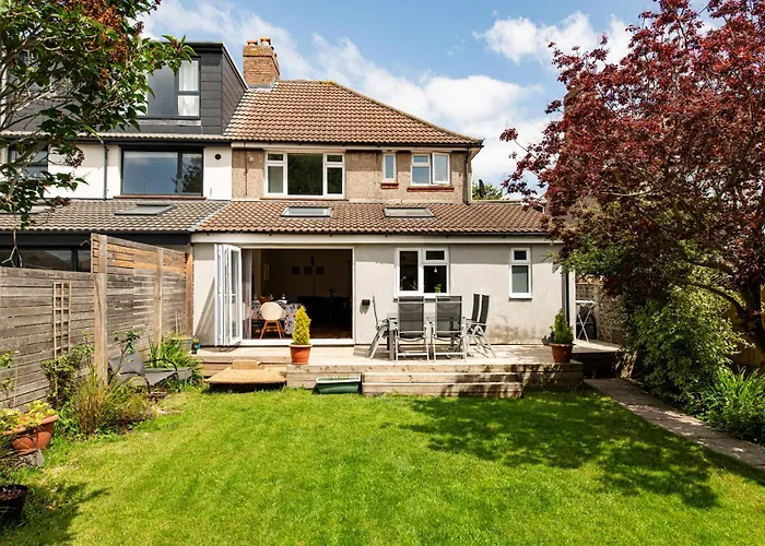 Spacious & Bright 3bedroom Home-sleeps7-parking Nyaraló Bristol